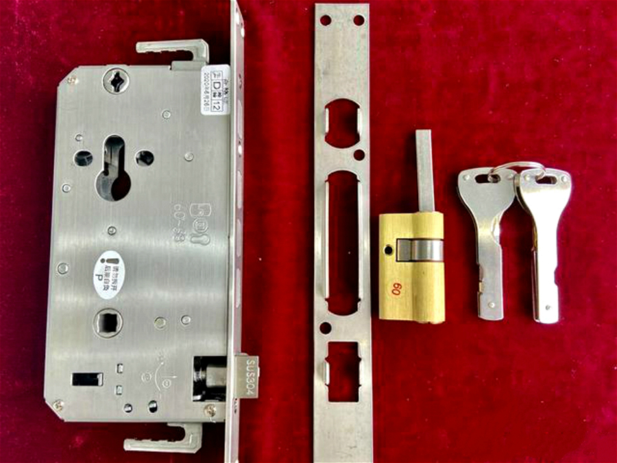 您的臉，就是開(kāi)啟家門(mén)的鑰匙，安裝了這款人臉識(shí)別体育鎖引來(lái)鄰居圍觀(圖4)